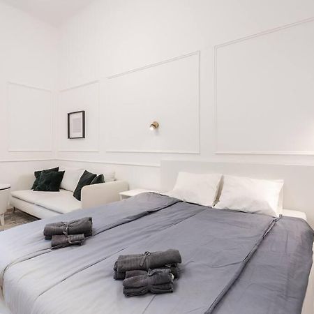 Stylish Apartment In The City Center Будапеща Екстериор снимка